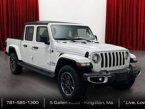 Used 2021 Jeep Gladiator Overland image 3