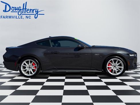 Used 2024 Ford Mustang GT Premium image 6