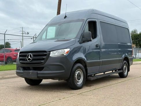 Used 2019 Mercedes-Benz Sprinter 144 image 2