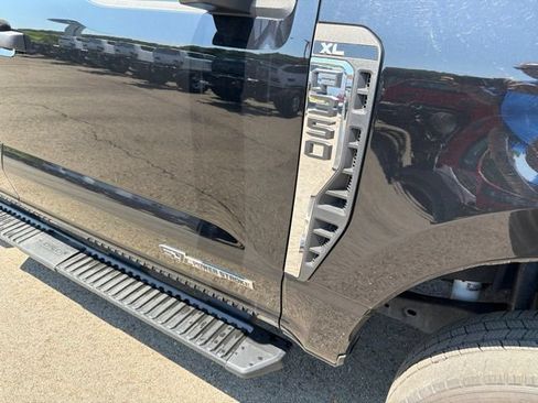 Used 2023 Ford F350 XL w/ Snow Plow Prep Package AWD/4WD image 9