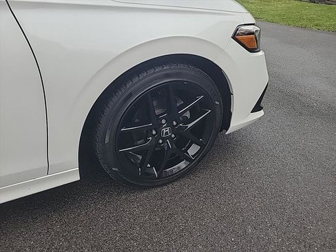 Used 2023 Honda Civic Sport image 25