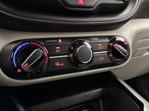 Used 2020 Kia Soul LX FWD image 14
