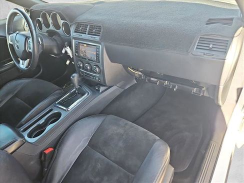 Used 2014 Dodge Challenger R/T image 21