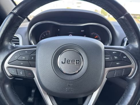Used 2021 Jeep Grand Cherokee Laredo X AWD/4WD image 15