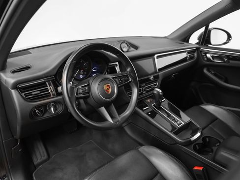 Certified 2022 Porsche Macan AWD/4WD image 43