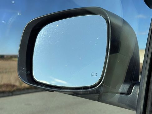 Used 2018 Dodge Grand Caravan SE w/ UConnect Hands-Free Group image 26