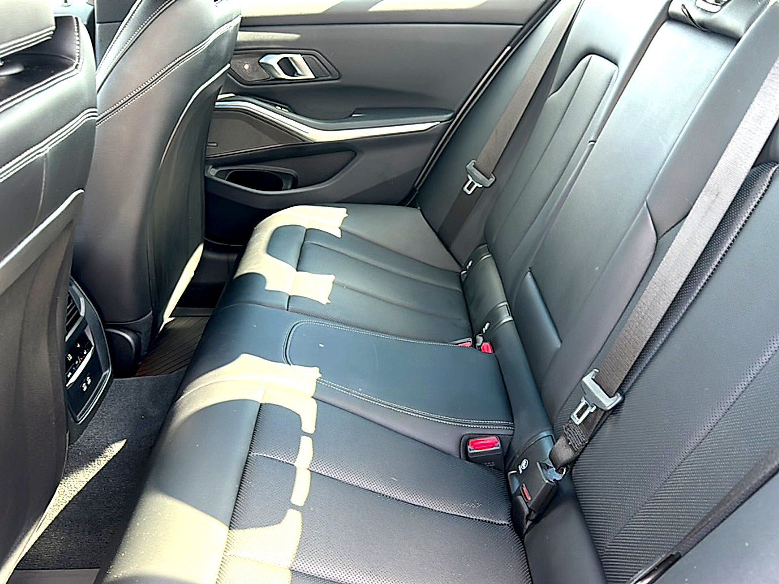 Used 2024 BMW 330i Sedan w/ Premium Package RWD image 19