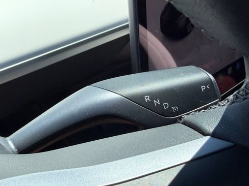 Used 2023 Tesla Model Y Long Range AWD/4WD image 8