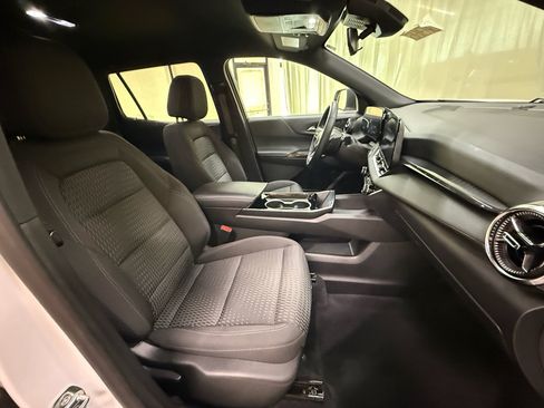 Used 2025 Chevrolet Equinox LT FWD image 26