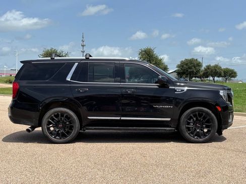 Used 2023 GMC Yukon SLT AWD/4WD image 4