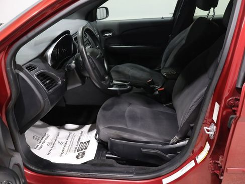 Used 2014 Chrysler 200 LX image 9