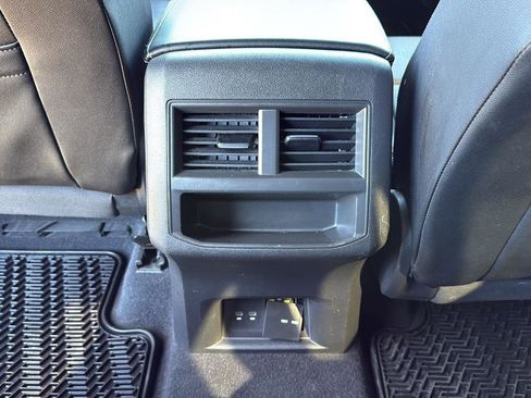 Used 2022 Volkswagen Atlas Cross Sport SE image 22