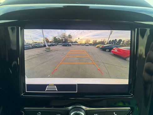 Used 2022 Chevrolet Traverse LS image 22