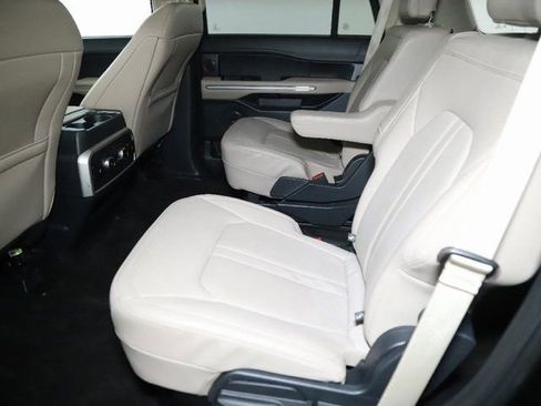 Used 2023 Ford Expedition Limited image 14
