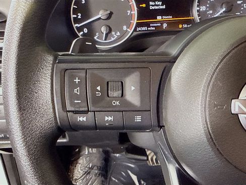 Used 2023 Nissan Rogue S FWD image 14