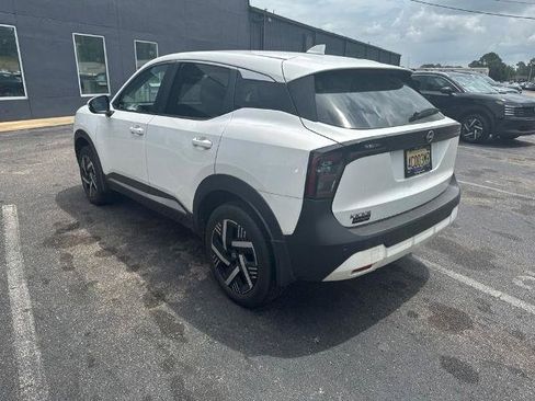 Certified 2025 Nissan Kicks SV FWD image 2