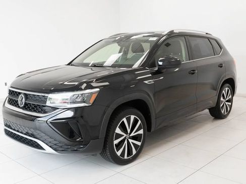 Used 2024 Volkswagen Taos SE FWD image 25
