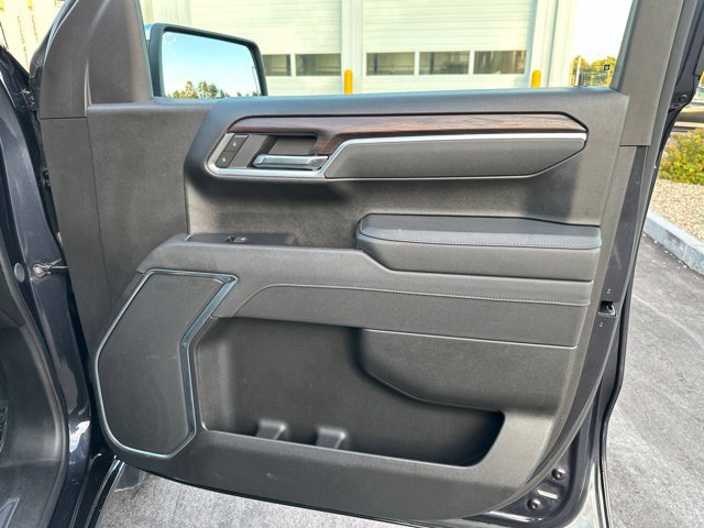Used 2025 GMC Sierra 1500 SLT AWD/4WD image 11