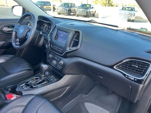 Used 2019 Jeep Cherokee Latitude Plus image 26