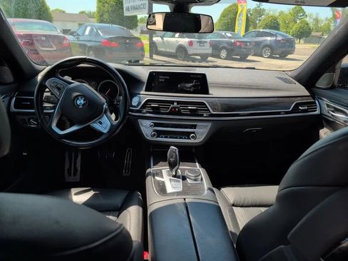 Used 2019 BMW 740i w/ M Sport Package RWD image 24