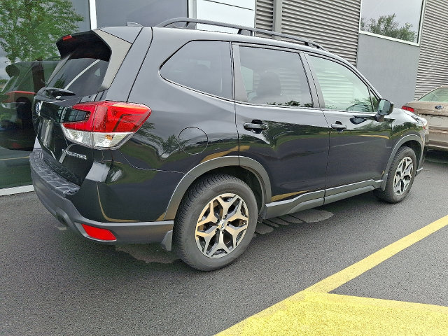 Certified 2023 Subaru Forester Premium AWD/4WD image 6