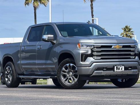 New 2026 Chevrolet Silverado 1500 High Country w/ Technology Package AWD/4WD image 2