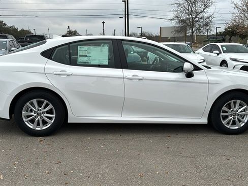 New 2026 Toyota Camry LE image 10
