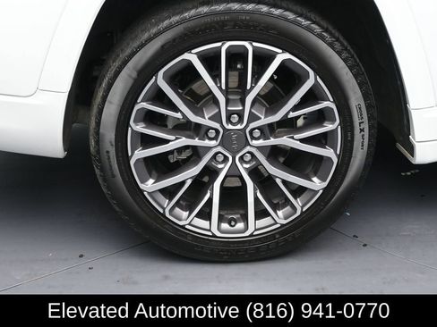 Used 2025 Jeep Grand Cherokee L Summit AWD/4WD image 5