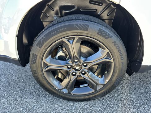 Used 2020 Dodge Journey Crossroad w/ Popular Equipment Group FWD image 18