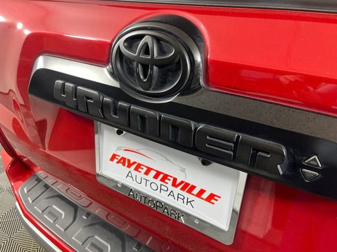 Used 2023 Toyota 4Runner TRD Off-Road Premium w/ Off Road Premium Plus Package AWD/4WD image 4