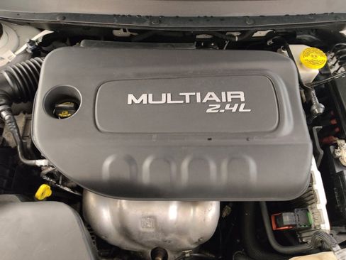 Used 2019 Jeep Cherokee Latitude w/ Popular Appearance Group FWD image 30