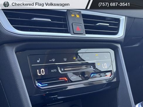 New 2025 Volkswagen Taos SE image 39