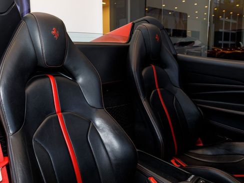 Used 2021 Ferrari F8 Spider RWD image 13