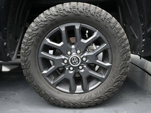 Used 2023 Toyota Tundra Platinum AWD/4WD image 23