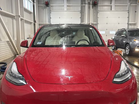 Used 2020 Tesla Model Y Performance image 4