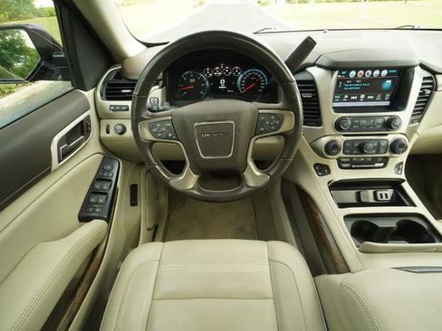 Used 2018 GMC Yukon Denali w/ Denali Ultimate Package AWD/4WD image 12