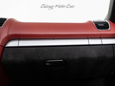 Used 2016 Porsche Boxster Spyder image 28