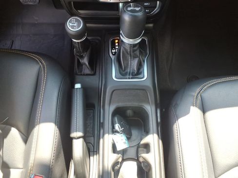 Used 2025 Jeep Wrangler Unlimited Sahara AWD/4WD image 25