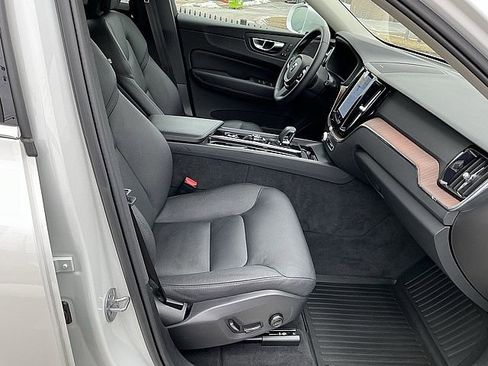 Certified 2023 Volvo XC60 T8 Plus w/ Protection Package Premier image 21