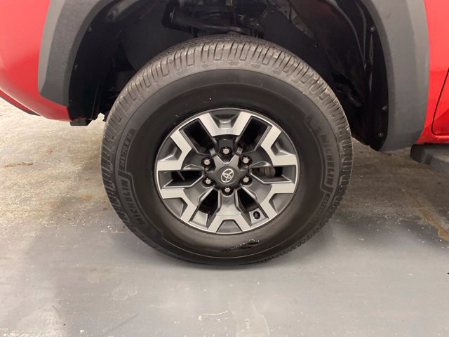 Used 2022 Toyota Tacoma TRD Off-Road w/ Technology Package AWD/4WD image 28