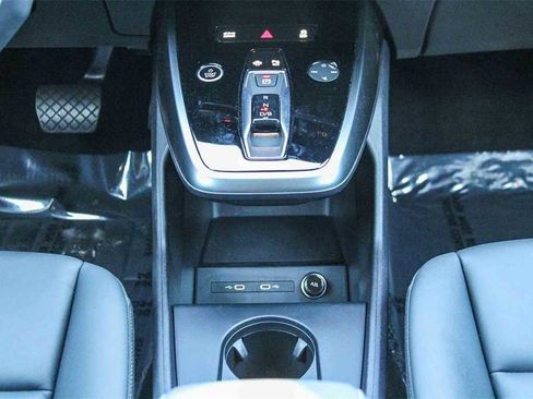 Used 2024 Audi Q4 e-tron Premium Plus image 14