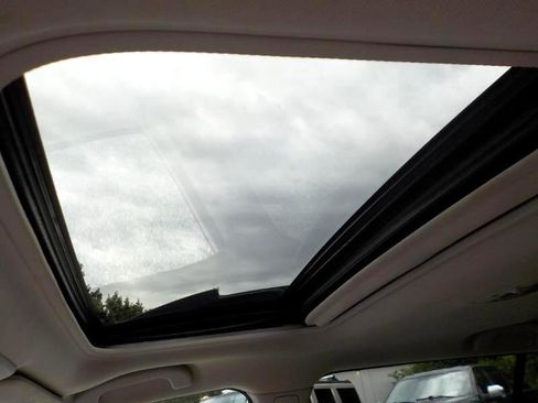 Used 2016 Subaru Outback 2.5i Premium image 16