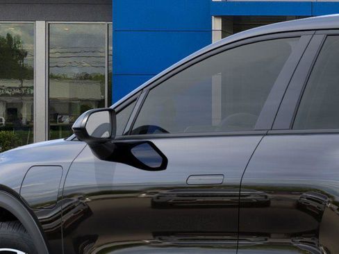 New 2026 Chevrolet Equinox EV LT image 13