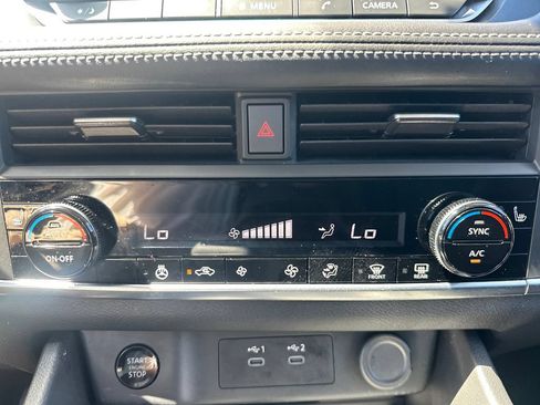 Used 2025 Nissan Rogue SV w/ SV Premium Package FWD image 48