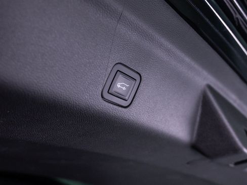 Used 2025 Cadillac Escalade Sport Platinum w/ LPO, Floor Liner Package AWD/4WD image 9