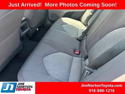 Used 2020 Toyota Camry LE FWD image 9