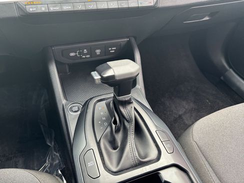 Used 2025 Kia K4 LXS FWD image 38