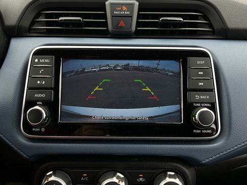 Used 2025 Nissan Versa SV image 27