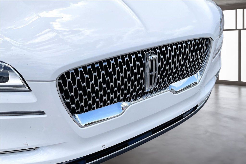 Used 2023 Lincoln Aviator Reserve w/ Equipment Group 201A AWD/4WD image 28