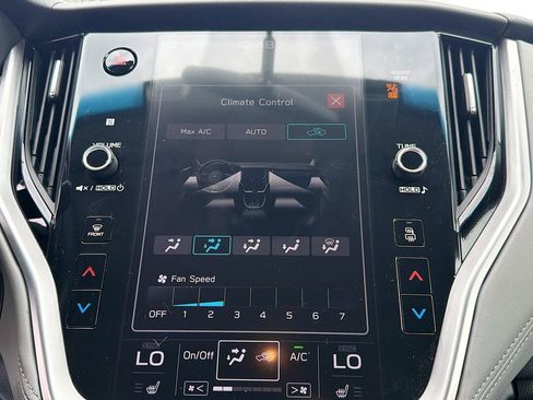 Used 2022 Subaru Outback Premium image 31